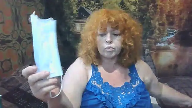 Snapshot of RoseRed69 chatting on 07/11/26, 04:02 RoseRed69 online show from 07/11/26, 04:02