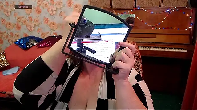 RoseRed69 online show from 11/02/25, 05:01