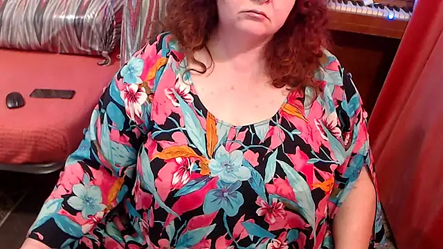 Snapshot of RoseRed69 chatting on 04/30/26, 03:46 RoseRed69 online show from 04/30/26, 03:46