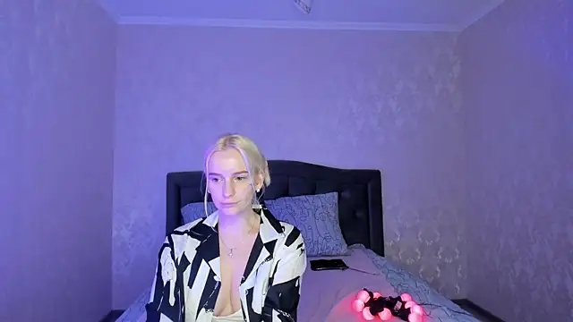 Snapshot of Amanda054 chatting on 03/03/25, 05:52 Amanda054 online show from 03/03/25, 05:52