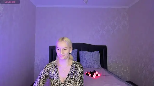 Snapshot of Amanda054 chatting on 01/26/25, 05:44 Amanda054 online show from 01/26/25, 05:44