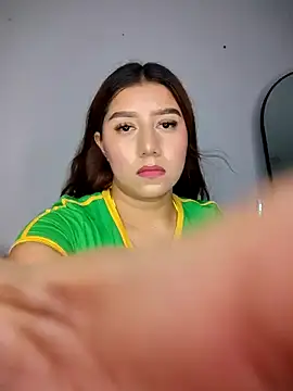 Snapshot of caro_sweett chatting on 02/04/26, 11:22 caro sweett online show from 02/04/26, 11:22