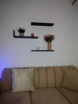 Snapshot of caro_sweett chatting on 12/13/25, 09:10 caro sweett online show from 12/13/25, 09:10