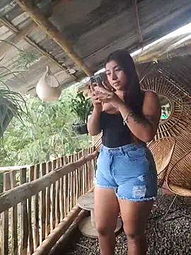 Snapshot of caro_sweett chatting on 11/29/25, 09:04 caro sweett online show from 11/29/25, 09:04