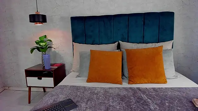 Luna18Pink online show from 03/28/26, 12:50