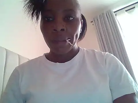 Queen loveer online show from 12/15/25, 02:23