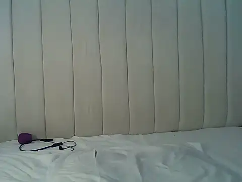 Snapshot of Queen_loveer chatting on 06/09/26, 08:21 Queen loveer online show from 06/09/26, 08:21
