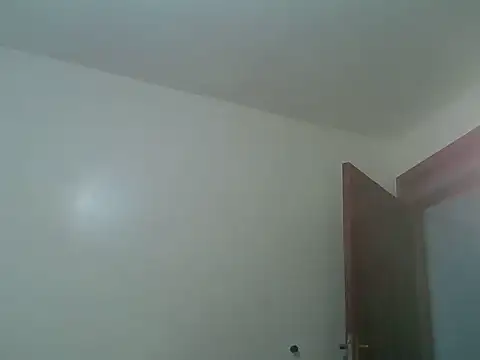 Snapshot of Queen_loveer chatting on 06/19/26, 01:33 Queen loveer online show from 06/19/26, 01:33