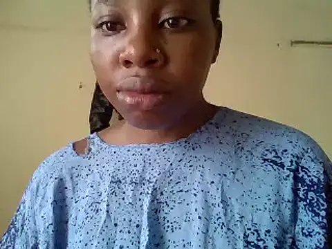Snapshot of Queen_loveer chatting on 03/10/25, 09:12 Queen loveer online show from 03/10/25, 09:12