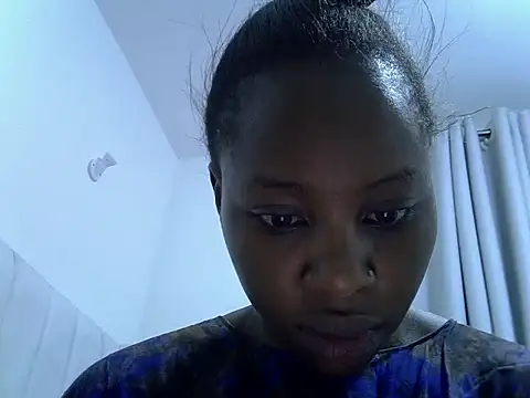 Queen loveer online show from 03/25/26, 10:19