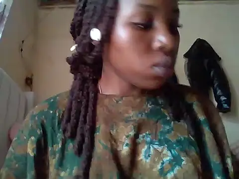 Queen loveer online show from 11/16/25, 08:08