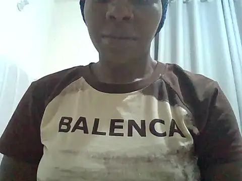 Snapshot of Queen_loveer chatting on 06/30/26, 01:49 Queen loveer online show from 06/30/26, 01:49