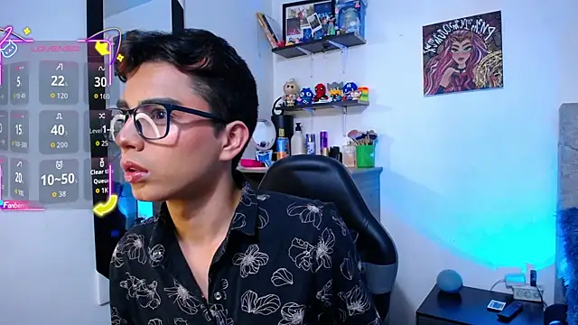 OwenBluee online show from 03/26/26, 09:18