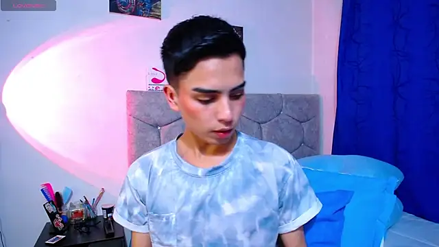 OwenBluee online show from 11/11/25, 06:19