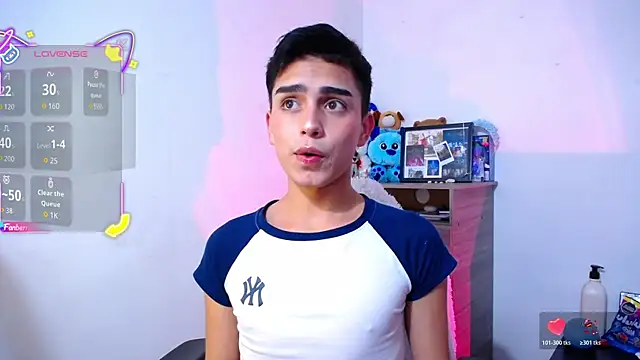 OwenBluee online show from 11/17/25, 05:50