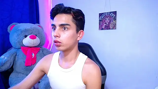 OwenBluee online show from 05/06/26, 09:30