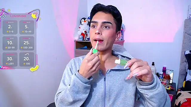 OwenBluee online show from 11/25/25, 05:30