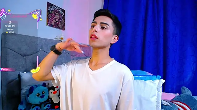 OwenBluee online show from 10/28/25, 02:56