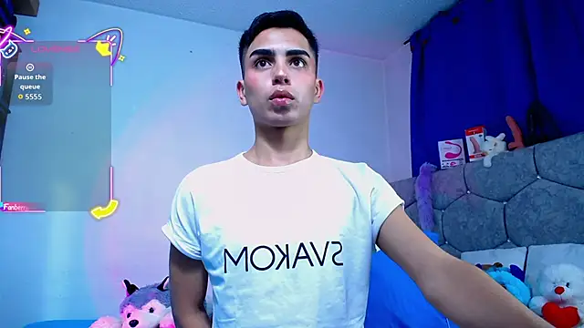 Snapshot of OwenBluee chatting on 10/12/25, 01:51 OwenBluee online show from 10/12/25, 01:51