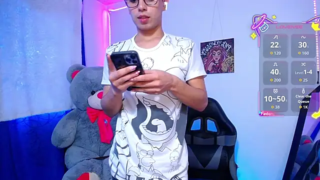 Snapshot of OwenBluee chatting on 06/09/26, 07:48 OwenBluee online show from 06/09/26, 07:48