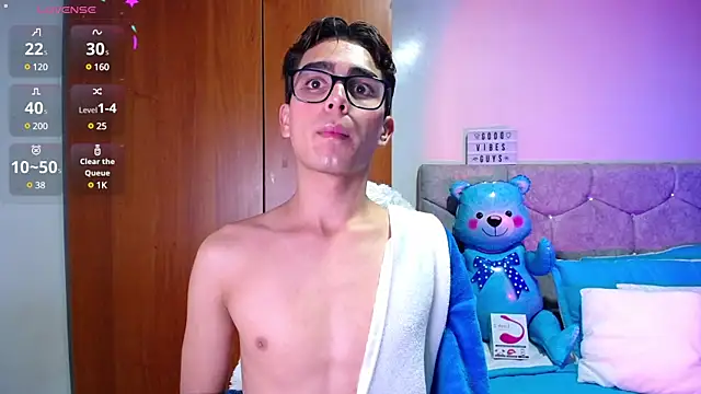 Snapshot of OwenBluee chatting on 01/18/25, 10:06 OwenBluee online show from 01/18/25, 10:06