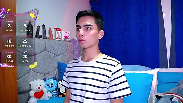 Snapshot of OwenBluee chatting on 09/23/25, 10:39 OwenBluee online show from 09/23/25, 10:39