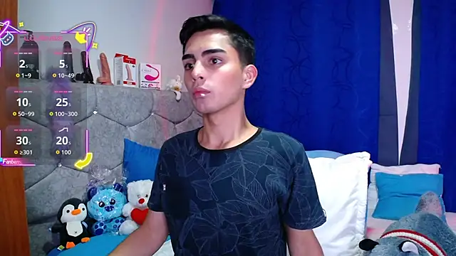 Snapshot of OwenBluee chatting on 09/24/25, 11:21 OwenBluee online show from 09/24/25, 11:21