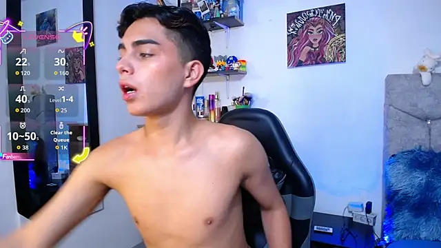 OwenBluee online show from 04/10/26, 08:10