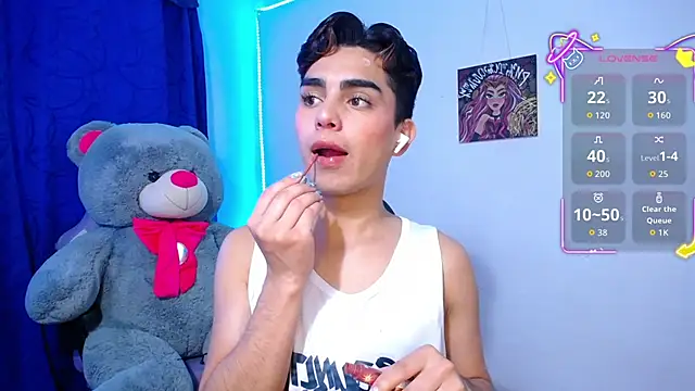 OwenBluee online show from 05/08/26, 05:06