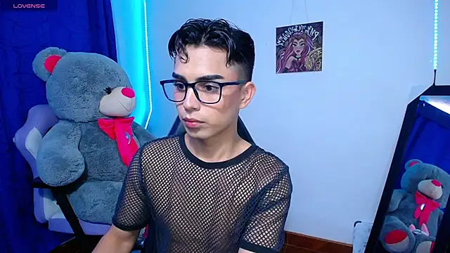 OwenBluee online show from 05/22/26, 02:26