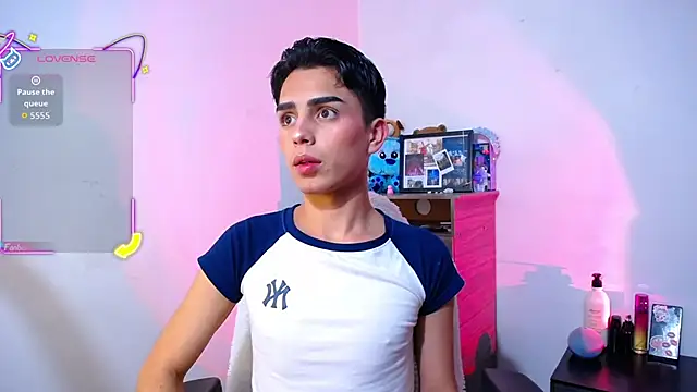 OwenBluee online show from 11/22/25, 05:39