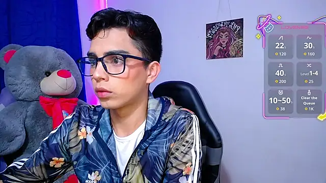 OwenBluee online show from 05/03/26, 11:19
