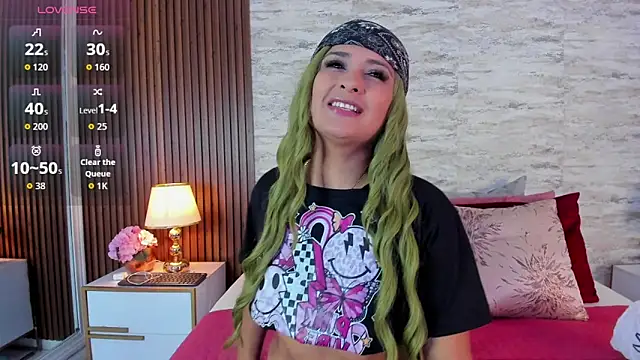 AndreaPink2024 online show from 12/15/25, 01:28