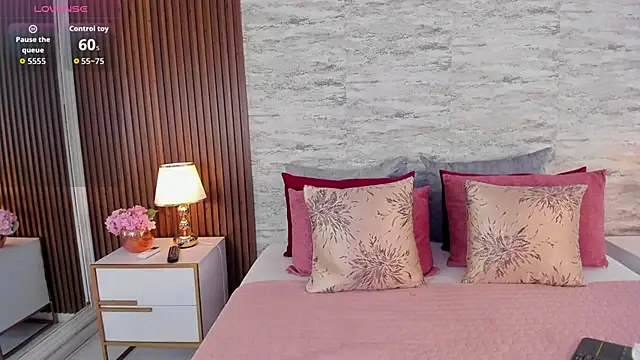 AndreaPink2024 online show from 10/30/25, 01:31