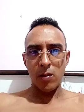 Snapshot of paisa233 chatting on 02/28/26, 03:50 paisa233 online show from 02/28/26, 03:50