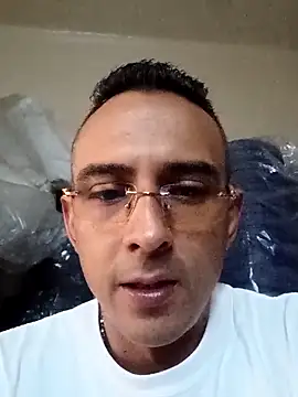 Snapshot of paisa233 chatting on 02/25/26, 02:06 paisa233 online show from 02/25/26, 02:06