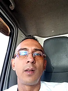 Snapshot of paisa233 chatting on 01/16/26, 01:59 paisa233 online show from 01/16/26, 01:59