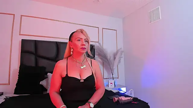 AnastasiaTaylor  online show from 03/18/26, 07:48