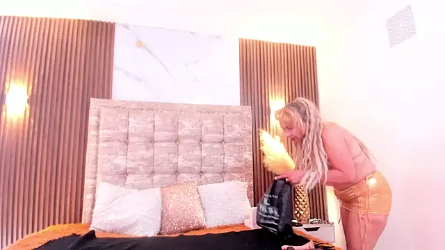 Snapshot of AnastasiaTaylor_ chatting on 10/30/25, 07:55 AnastasiaTaylor online show from 10/30/25, 07:55