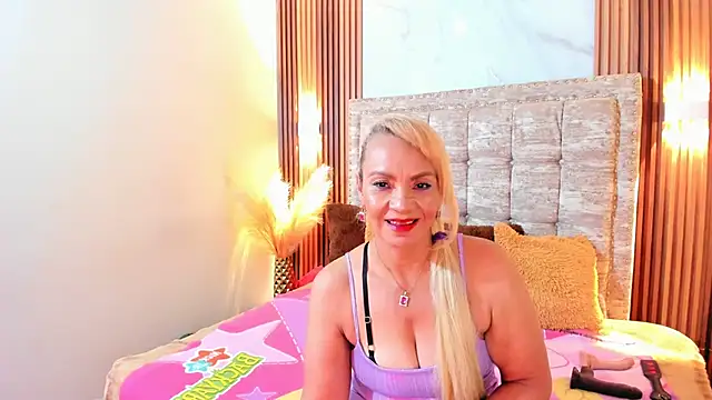 Snapshot of AnastasiaTaylor_ chatting on 03/21/25, 07:00 AnastasiaTaylor online show from 03/21/25, 07:00