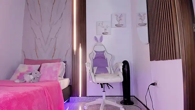 mia six66 online show from 10/07/25, 11:33