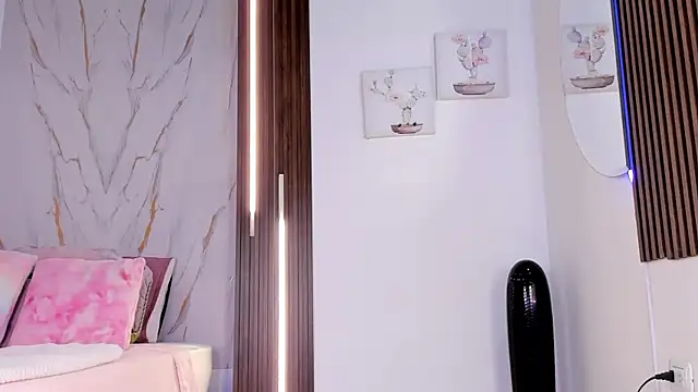 mia six66 online show from 04/04/26, 12:12