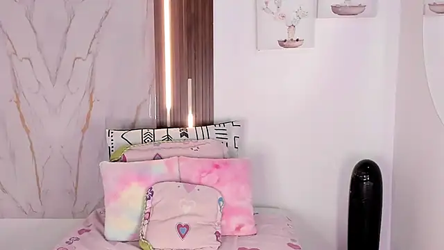 mia six66 online show from 03/11/26, 12:10