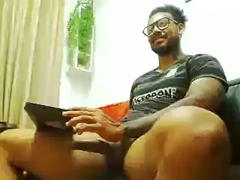 Snapshot of LewisStrong chatting on 02/27/25, 07:47 LewisStrong online show from 02/27/25, 07:47