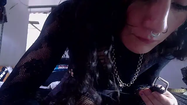 Zafiro subversiva online show from 12/22/25, 02:28