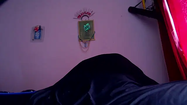 Zafiro subversiva online show from 04/08/26, 02:40