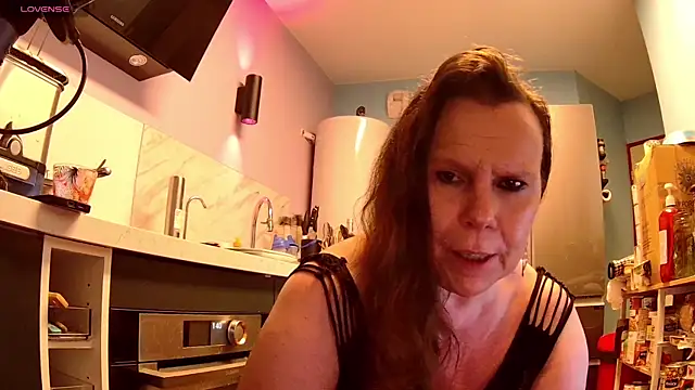Snapshot of Endrocleia chatting on 06/03/26, 11:42 Endrocleia online show from 06/03/26, 11:42