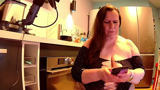 Endrocleia online show from 04/08/26, 12:23