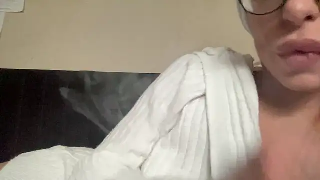 myloveforyouu online show from 04/22/26, 04:25