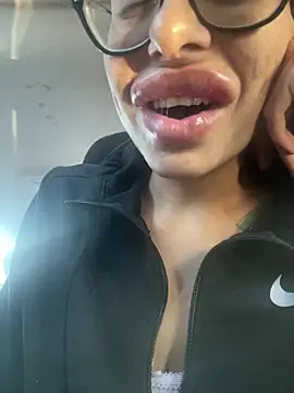 myloveforyouu online show from 12/21/25, 09:59